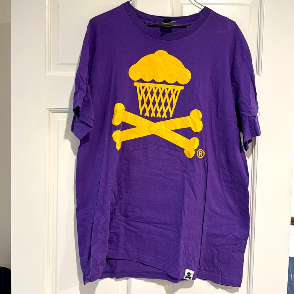 Johnny Cupcakes Laker Cross Bones Shirt XL Men’s